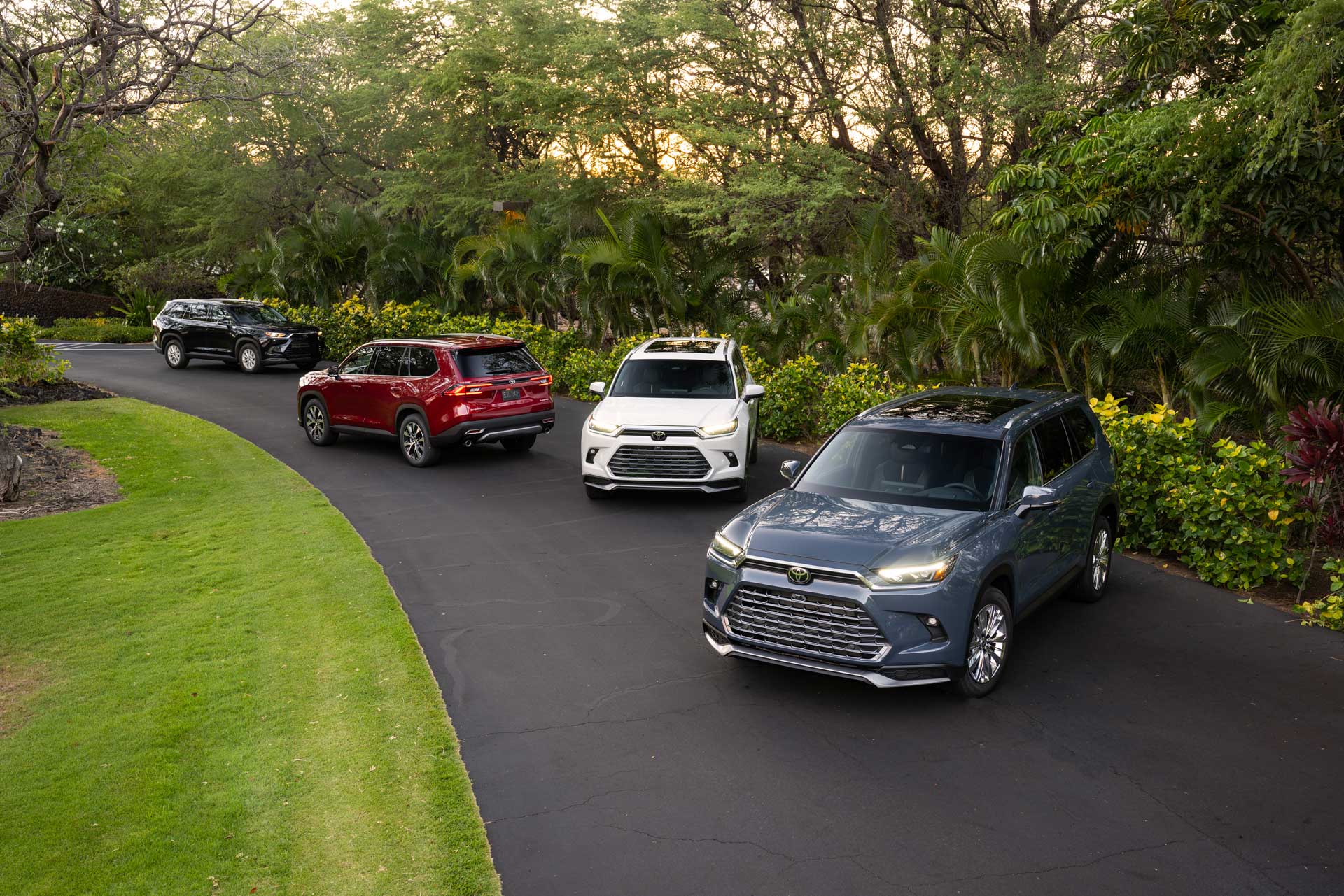 2024 Toyota HIghlander models in five colours