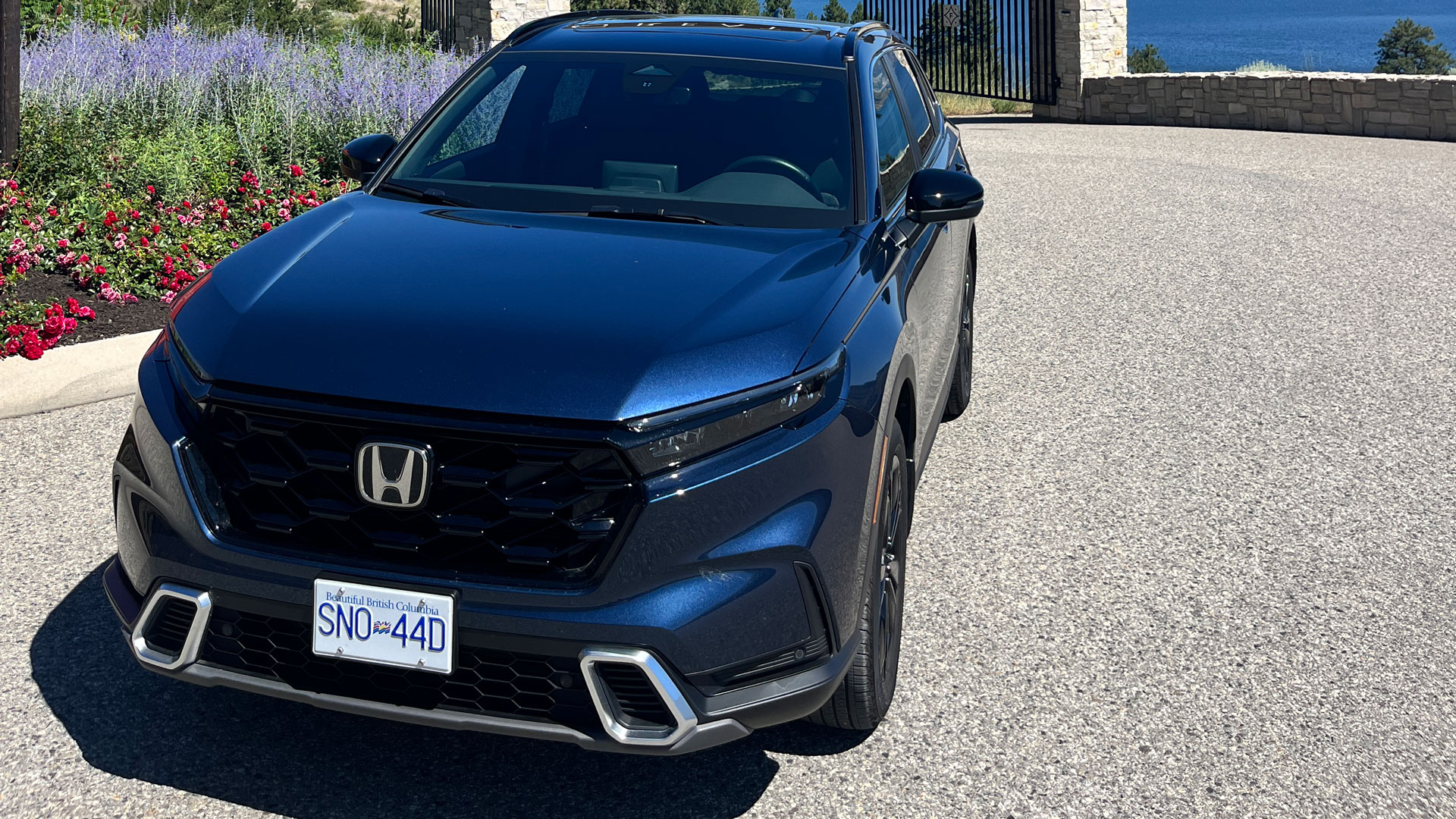 The 2023 Honda CRV Touring Hybrid: A Remarkable Fusion of Power ...