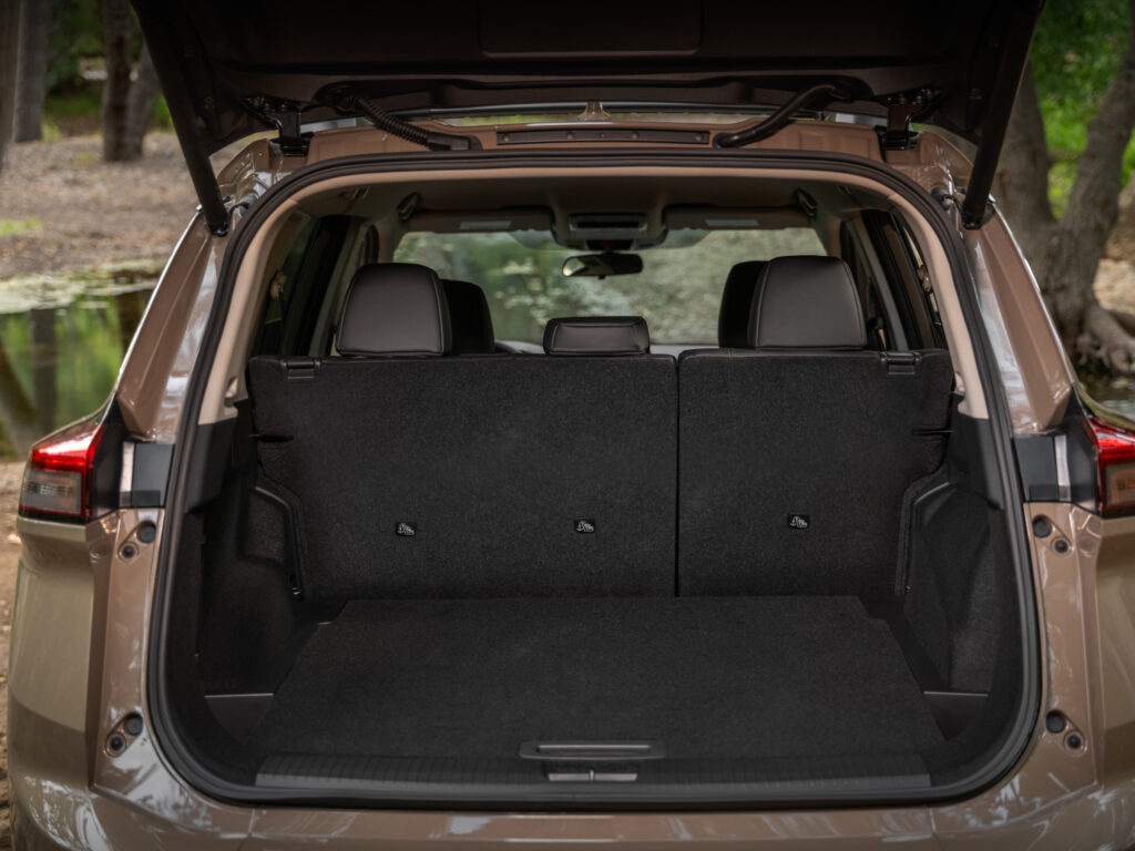 2026 Nissan Rogue Rock Creek Review: Sometimes Less Is More 4 2025 Nissan Rogue Rock Creek edition 30